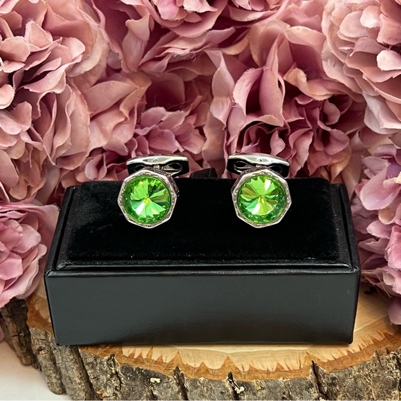Elegant Green Peridot Silver Hexagon Cufflink - Picture 15 of 17